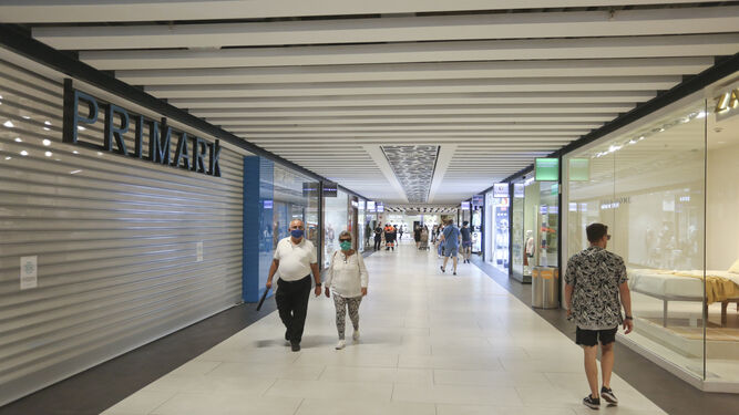 Las fotos de los centros comerciales de M&aacute;laga abiertos, en la fase 2 de la desescalada