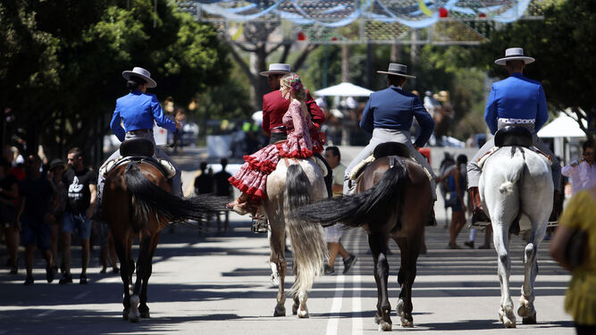 Paseo de caballos en Cortijo de Torres, en la feria del año pasado.