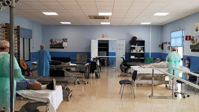 Tratamiento asistencial en el Hospital Marítimo de Torremolinos.