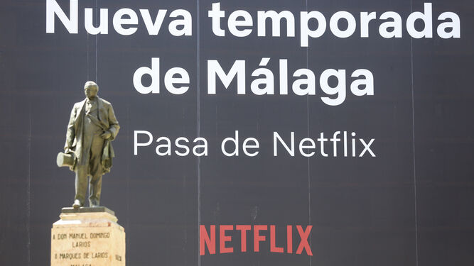Las fotos de La Equitativa de M&aacute;laga, 'vestida' con Netflix