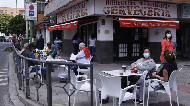 Bar abierto en Sevilla tras el desconfinamiento