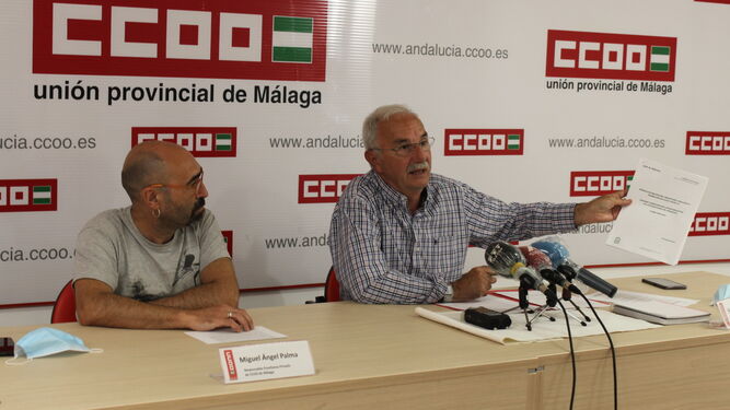 Félix Martín junto con el responsable de Enseñanza Privada de CCOO de Málaga, Miguel Ángel Palma.