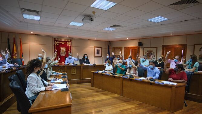 Vista general del Pleno del Ayuntamiento de Benalmádena.