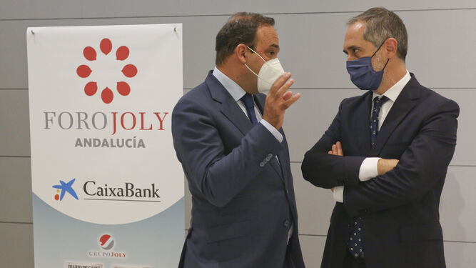 Fotos del Foro Joly con el economista Jos&eacute; Carlos D&iacute;ez