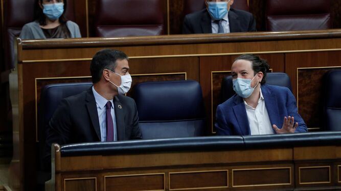 Pedro Sánchez y Pablo Iglesias, en el Congreso.
