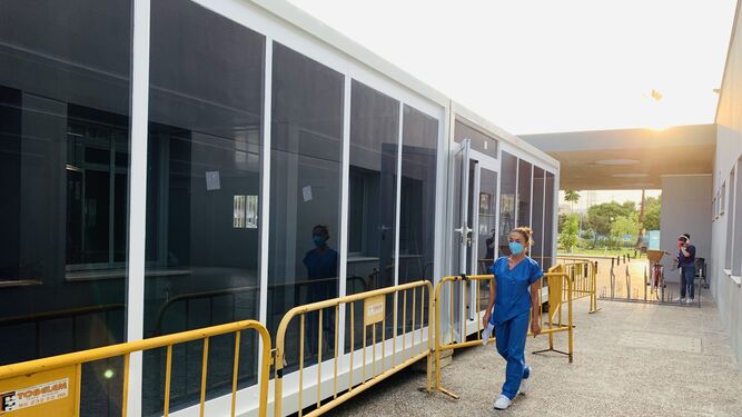 Nueva sala de espera para familiares en Urgencias del Clínico que permitirá ganar espacio para atender a pacientes.