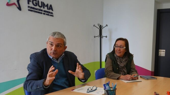 Diego Vera y Patricia Benavides, directora académica del Área de Internacionalización de la Fguma.