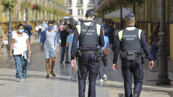 Agentes de Policía Local por Málaga.