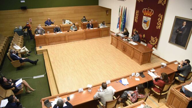 El alcalde de Torremolinos, José Ortiz, presidió el Pleno de la Corporación municipal.