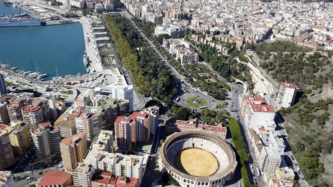 Vista aérea de la parte del eje litoral que el alcalde de Málaga quiere soterrar.