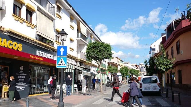 Vista de calle La Unión, que comparten los municipios de Mijas y Fuengirola.