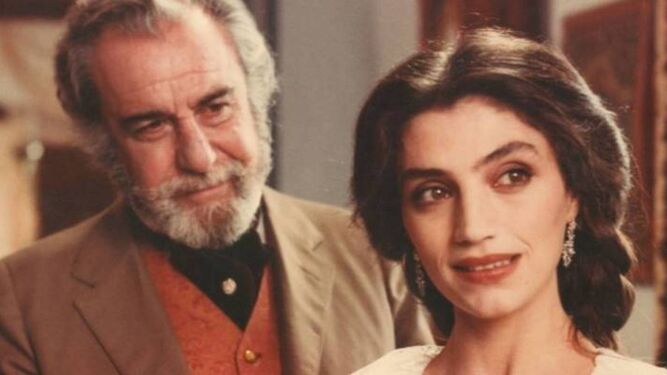 Ángela Molina, con Fernando Rey, en 'Bearn o La sala de las muñecas' (Jaime Chávarri, 1983).