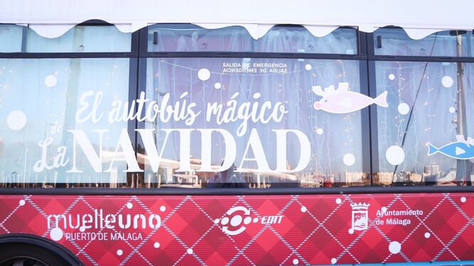 El autobús más ‘mágico’ de la Navidad de Málaga llega de la mano de la EMT y Muelle Uno.