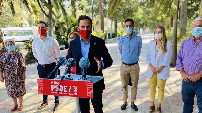 Daniel Pérez y concejales del grupo socialista en el Ayuntamiento de Málaga.