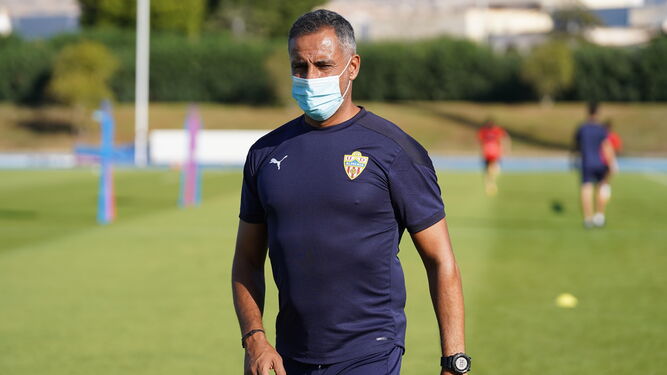 José Gomes, durante un entrenamiento del Almería.