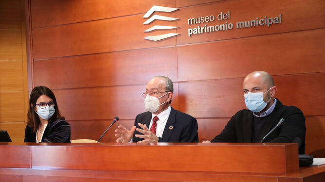 Susana Carillo, Francisco de la Torre y Raúl López, en rueda de prensa.