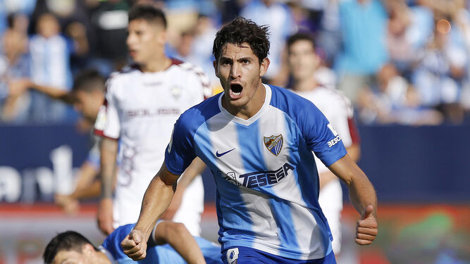 Blanco Leschuk celebra un gol con la camiseta del Málaga.