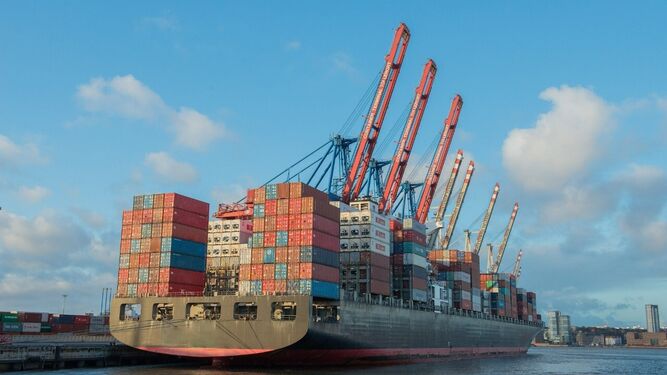 Las exportaciones almerienses, uno de los indicadores que ofrece datos positivos