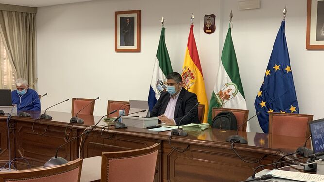 El alcalde de Mijas, Josele González, ha presidido el Pleno de la Corporación.
