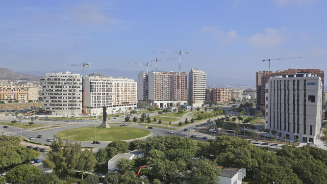 Varias promociones de viviendas en construcción en la zona d Teatinos.