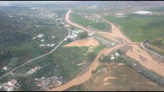 Vista aérea de Campanillas tras el desbordamiento del río y de los arroyos.