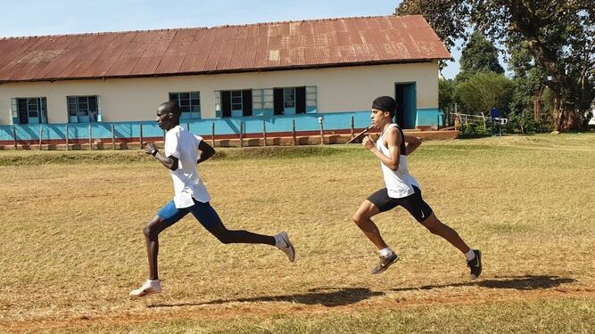 Ouassim entrena en Uganda con Cheptegei
