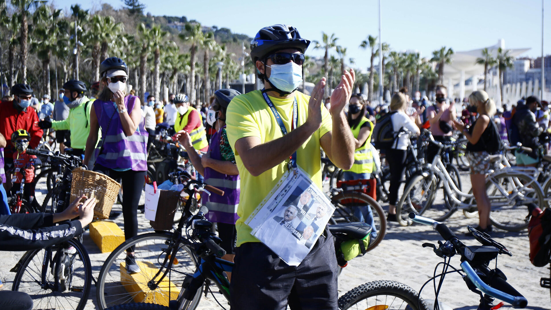 Fotos de la marcha de cientos de bicis en M&aacute;laga