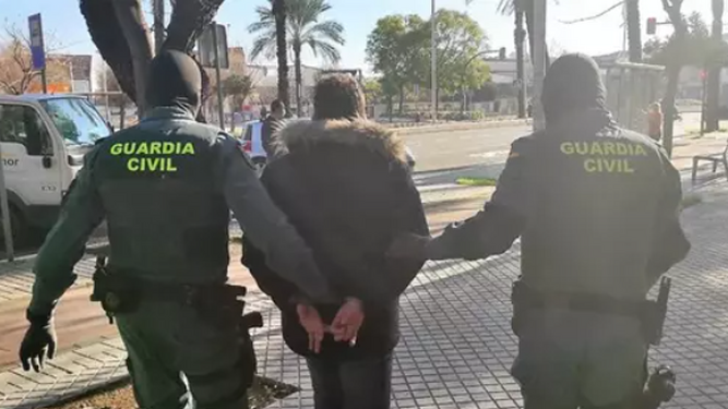 Uno de los detenidos en una operación contra el narco en Málaga, Sevilla, Cádiz, Córdoba y Cáceres
