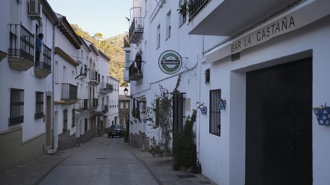 Una calle de Igualeja, uno de los pueblos sin casos de Covid en los últimos 14 días.
