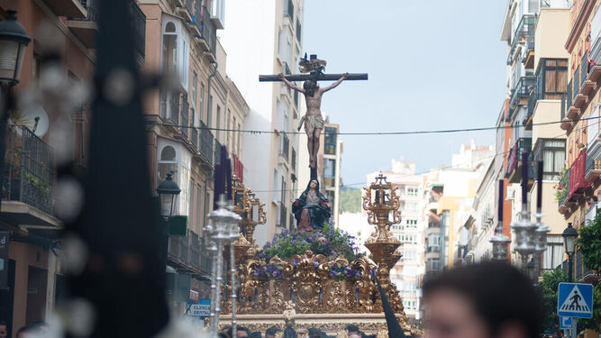 El Cristo del Amor y la Virgen de los Dolores en la calle Victoria.