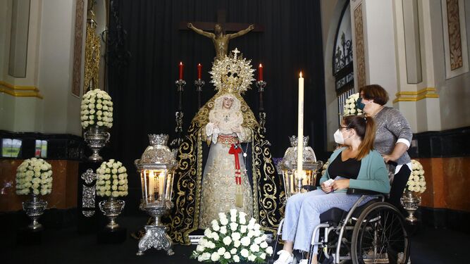 María Santísima de los Dolores Coronada de la archicofradía de la Expiración.
