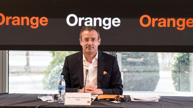 El consejero delegado de Orange , Jean François Fallacher, durante la rueda de prensa de presentación de los resultados de 2020 en España.