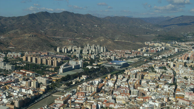 Vista de la parte alta del cauce del río Guadalmedina.