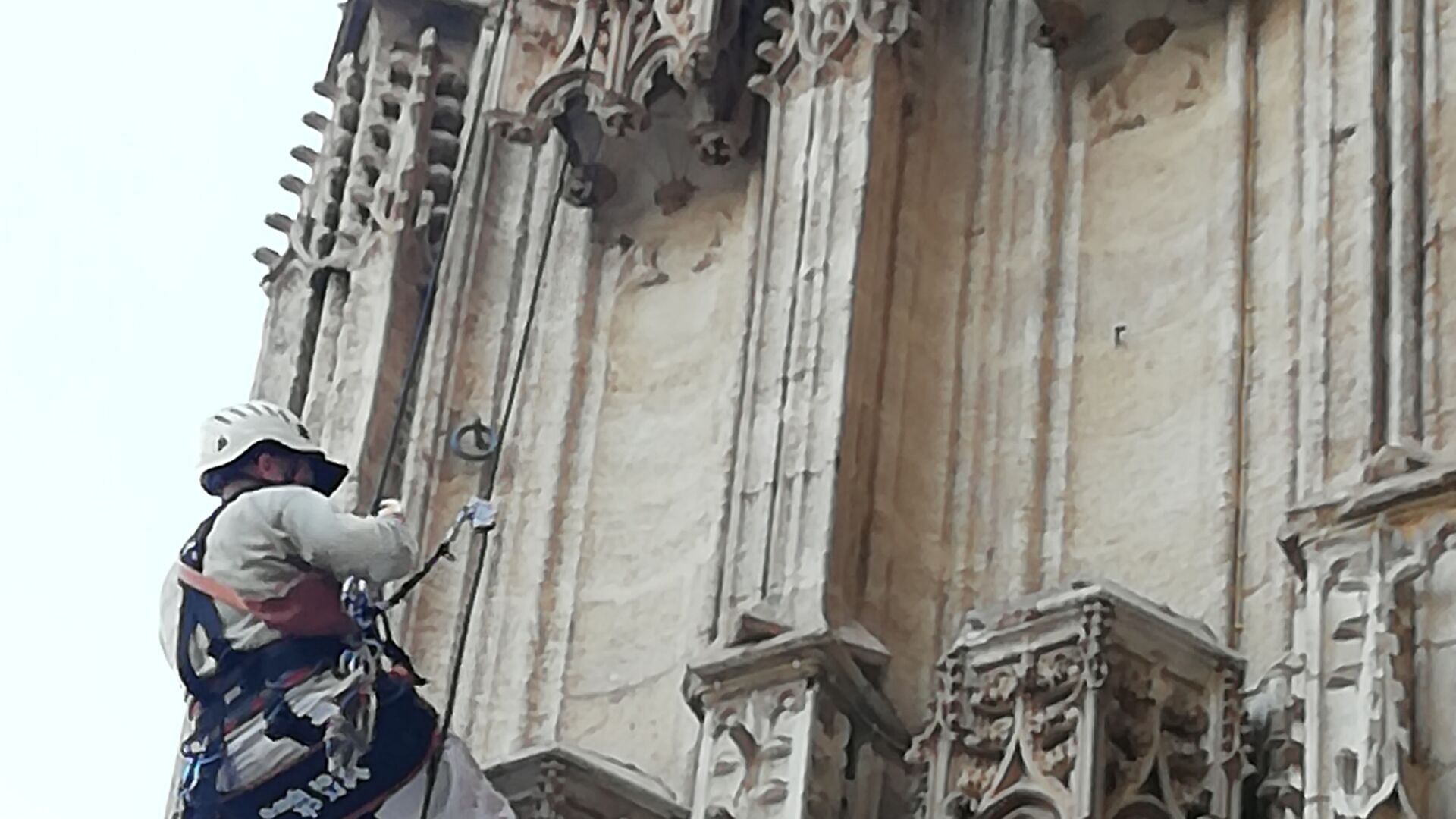 As&iacute; se revisan la Catedral de Sevilla y la Giralda desde las alturas