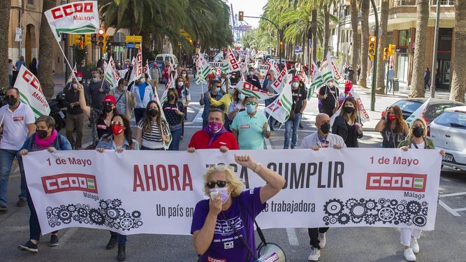 Cabecera de la manifestación del Día del Trabajo por la Alameda de Colón, en Málaga.