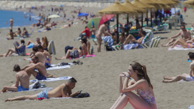 Fotos del primer domingo en las playas de Málaga tras la apertura de la movilidad