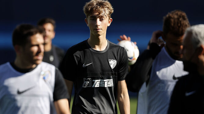 Dean Huijsen, en un entrenamiento del Málaga CF