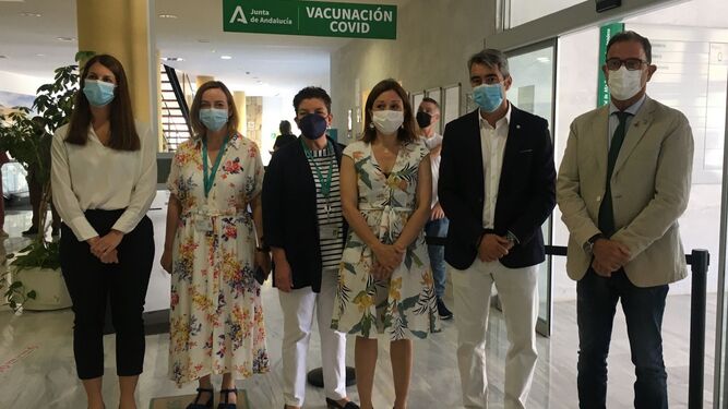Comienza la vacunación contra el Covid en el hospital de Benalmádena con capacidad para 1.500 dosis diarias