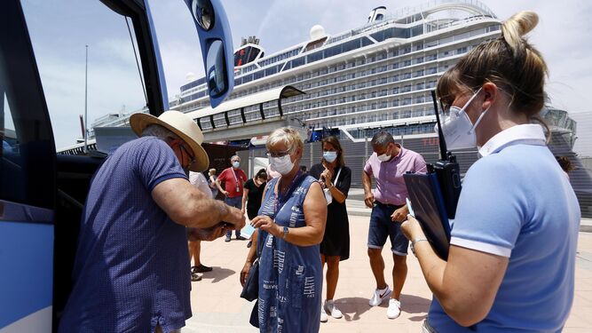 Las fotos del regreso de los cruceros al puerto de Málaga