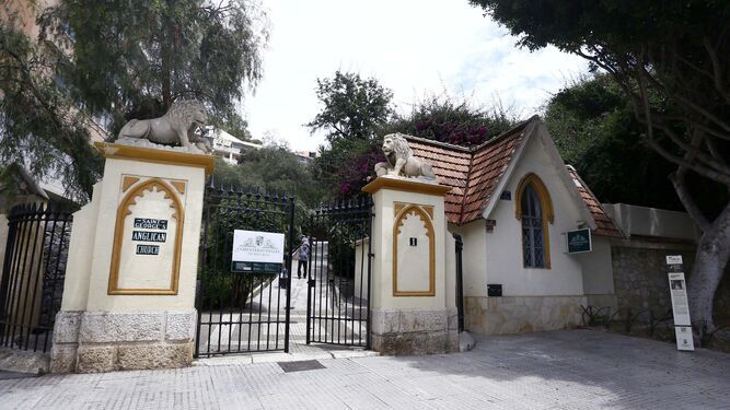 Acceso al Cementerio Inglés de Málaga, en el barrio de la Malagueta.