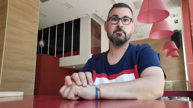 Antonio Ferre, presidente de la Federación Andaluza Diversidad LGTBI, habla sobre la homofobia en el fútbol