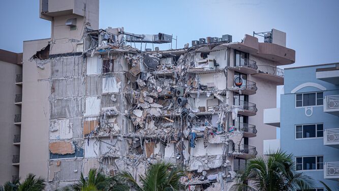 Así quedó el edificio de viviendas de Miami tras el derrumbe.