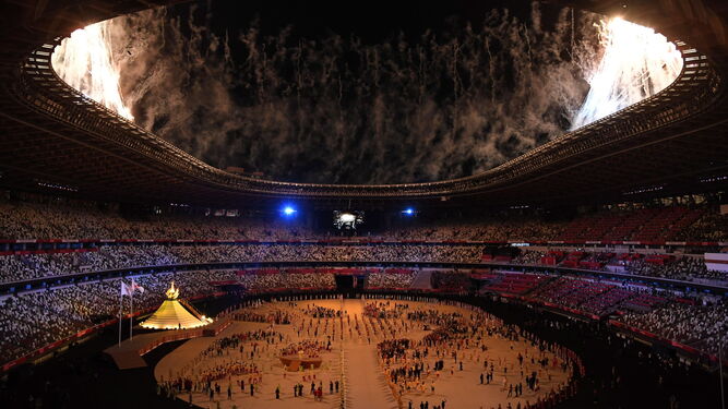 Una espectacular imagen del final de la ceremonia de inauguración de los Juegos.