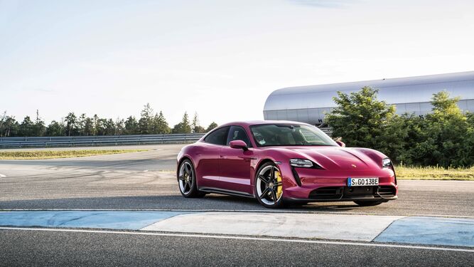 Porsche actualiza sus Taycan con más autonomía y conectividad