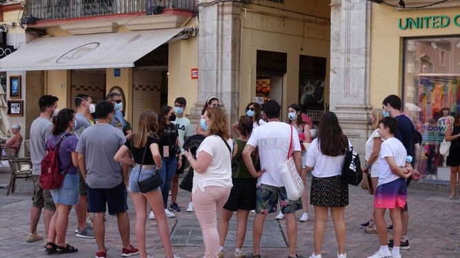 Turistas en la plaza de la Constitución de Málaga