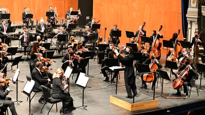 Concierto de la Orquesta Filarmónica de Málaga en el Teatro Cervantes bajo la dirección de José María Moreno.