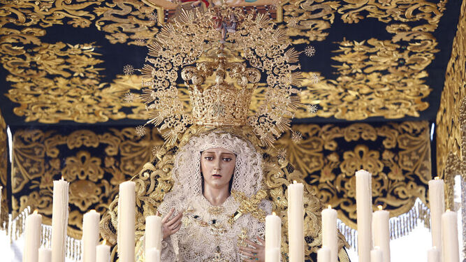 María Santísima de Lágrimas y Favores.