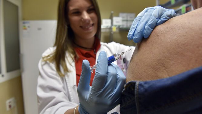 Los centros de salud andaluces se preparan para la próxima campaña de la gripe