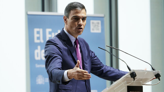 Pedro Sánchez, durante el acto en el que anunció que su Gobierno aprobará hoy la subida del SMI, en Santander.