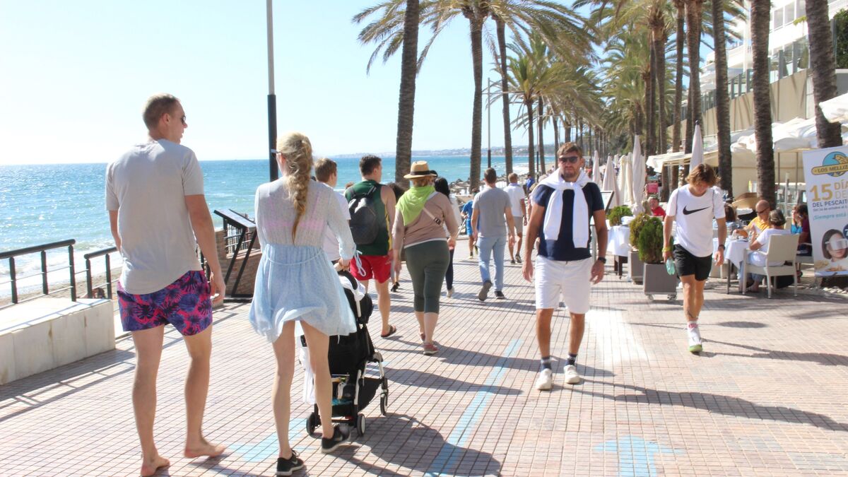 View of the Marbella promenade.